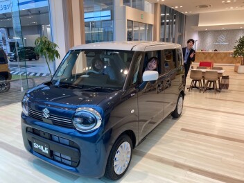 ようやく展示車が入りました！！